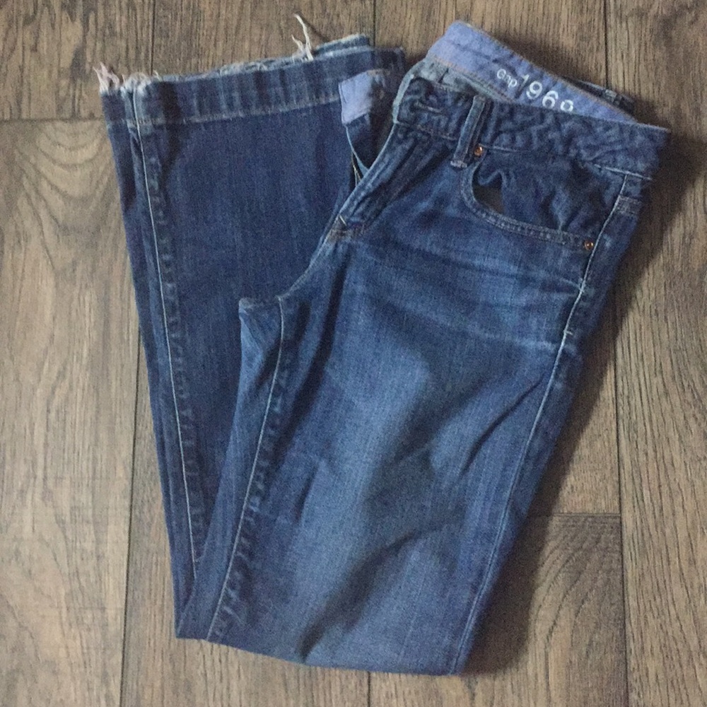 Gap jean. Long and lean